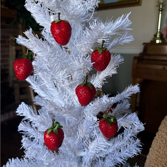 Vintage 1989 Festive Red Strawberry Ornament Set of 6 - Picture 2 of 7